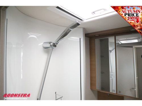 B&uuml;rstner Averso Harmony 465 TS **NEW/NEU** LMV French bed Shower photo: 21