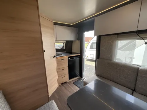 Knaus Yaseo 340 PX AIRCO-GRATIS MOVER photo: 3