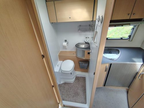 Kip Grey Line Special 44 EKL mit Duschraum Foto: 9