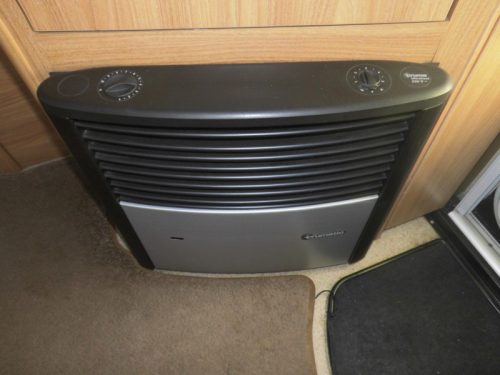 Swift Challenger 570 Satellite, awning and air conditioning photo: 6