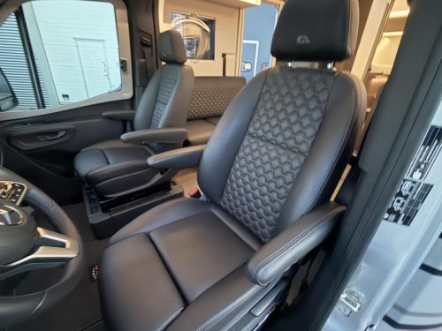 Adria Coral MB Supreme 670 DL Mercedes- L&auml;ngsbetten Foto: 5