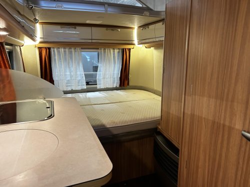 Eriba Touring Triton 430 Met Unico Verona luifel  foto: 5