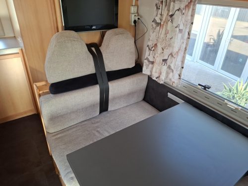 Knaus Traveller 575 kompakter ger&auml;umiger 6p Wohnmobil  Foto: 11