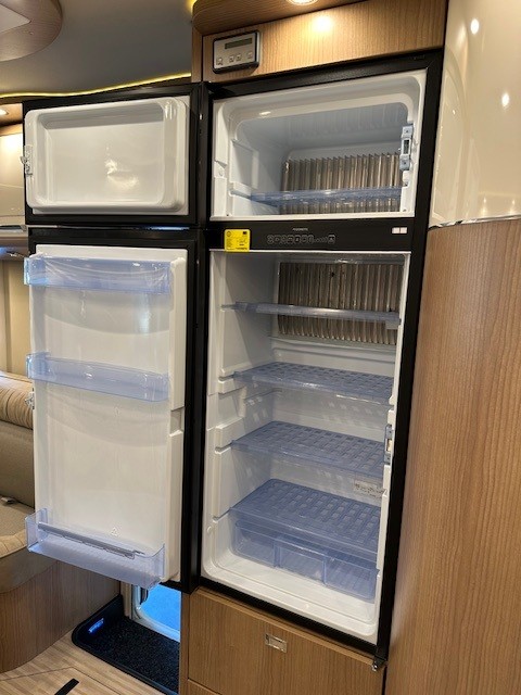 Carthago C-Tourer I 149 LE, automatic, without pull-down bed! photo: 7
