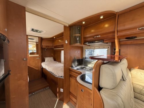 RAPIDO Le Randonneur 7065+F single beds 4 berths air conditioning solar panel maxxvan electric dish tv remis plisse leather bearlock photo: 20