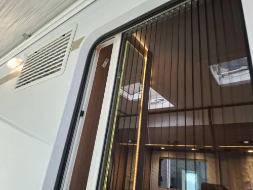 Hymer Carado 447 T 140HP Single Beds Solar photo: 3