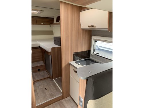 Weinsberg CaraSuite 700 ME - 5 Personen .- Automatik Foto: 9