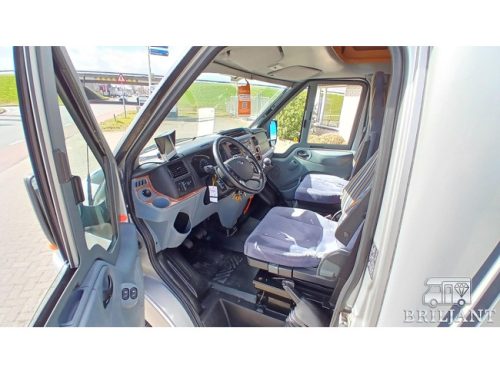 Hymer HV 562 .. 2008 single beds photo: 11