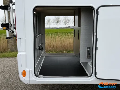 Rapido 666 F Single beds/no pop-top roof  photo: 6