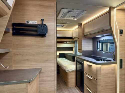 Knaus Sudwind Black Selection 460 EU Summer Air Conditioning Special Offer! photo: 4