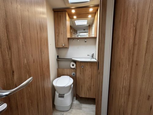 Pilote P 706 GJ Motorhome, 4 berths photo: 8