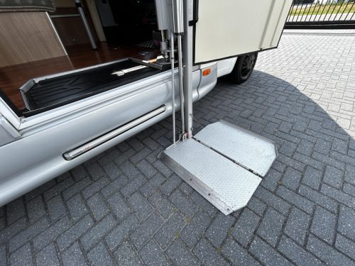 Elnagh M200 CPT Wheelchair Motorhome with lift photo: 8