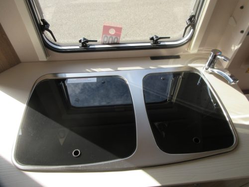 Dethleffs C'Joy Active 460 LE WITH MOVER AND AWNING photo: 8