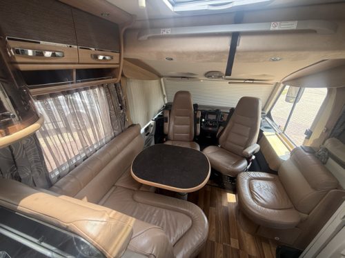 Hymer B 594 automatic 150 hp very compact camper full options dwarbed+hefbed EP levelsysteem luifel webasto standkachel dakairco 2x zonnepaneel elktr schotel tv grote garage photo: 12