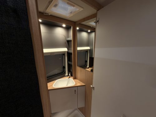Knaus Sport Platinum 500 EU Platinum+Boden+1800KG Foto: 9