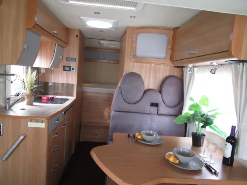 Niesmann+Bischoff Arto 64 GL very complete Motorhome photo: 3