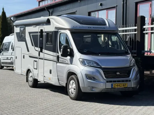 Adria Compact Supreme DL Automatic photo: 4