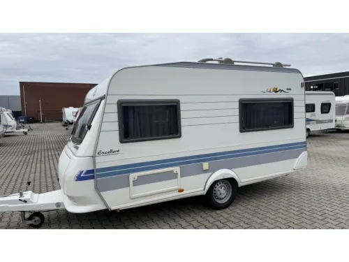 Hobby De Luxe 400 SB dinette fixed bed toilet photo: 13