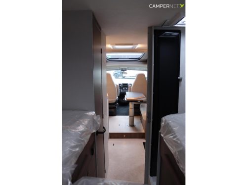 LMC Cruiser 750 EF 180hp Automatic | Diesel heating | Face to face | LED Headlights | Single beds | Separate shower | New from v photo: 21