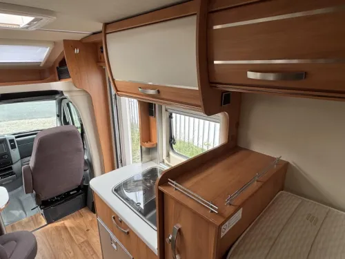 Hymer Van 520 S Single beds space wonder photo: 15