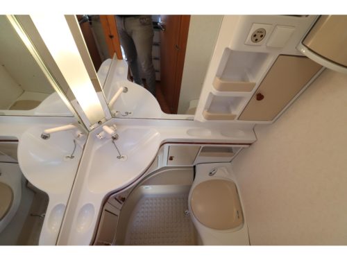 Hobby Excellent 495 UL Rangierhilfe / Thule Markise Foto: 16