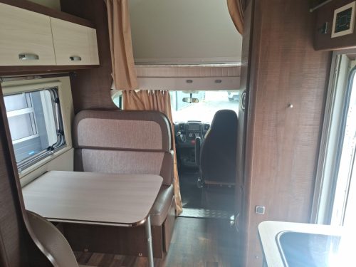 Forster A699 HB ger&auml;umiges 6-Personen-Familien-Wohnmobil Foto: 8