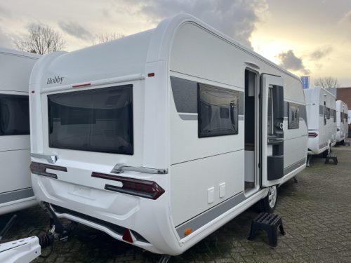 Hobby Excellent Edition 540 UFF 1750kg en reservewiel  foto: 1