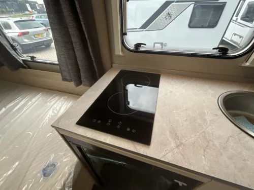 Weinsberg CaraLife 470 EU AIRCO-EINZELBETTEN Foto: 12