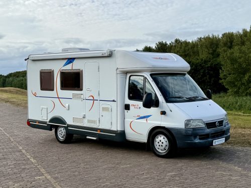 TRIGANO ELLIOT 15 P LIVING 5 Persons, Neat condition, Cruise control