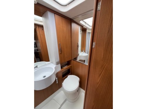 Hymer Star Edition B614sl Aire acondicionado de techo Horno Portabicicletas BearLock foto: 23