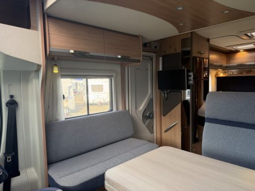 Knaus SKY WAVE 650 MF / free storage photo: 17