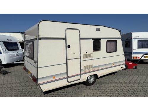 B&uuml;rstner Holiday 395 TK folding bunk bed sitting toilet photo: 12