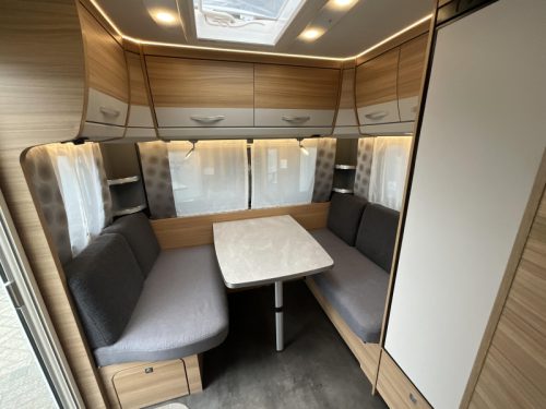 Dethleffs Camper Avantgarde 460 EL FULL OPTIONS-SINGLE BEDS  photo: 3
