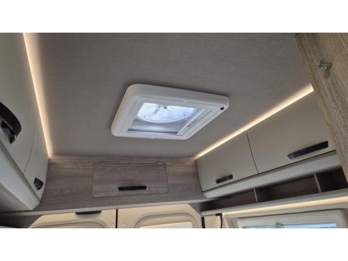 Bravia Mobil SWAN 636 180HP Automatic FullOption photo: 10