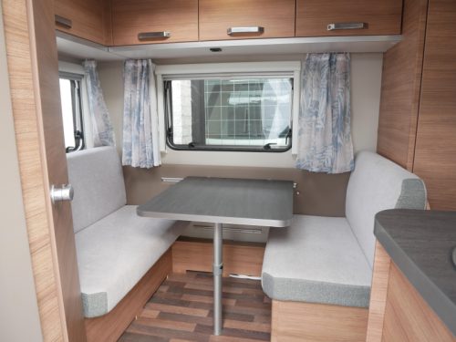 Weinsberg CaraOne 390 QD Inkl. Vorzelt Foto: 2