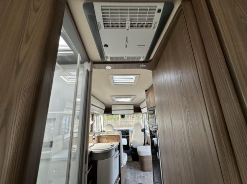 Hymer BML-I 780 BOVENKASTEN+LUCHTVERING! foto: 14