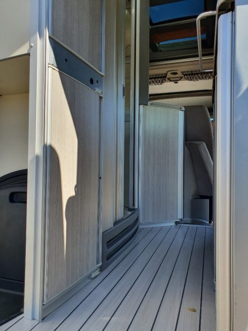 Mercedes James Cook WESTFALIA | Off-grid | 4-person photo: 21