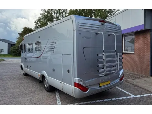 Hymer B694 SL  photo: 2