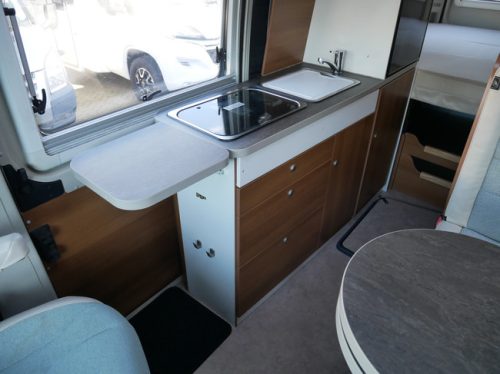 Knaus Van Tourer, Single beds, Pop-top roof, 9-Speed Automatic. photo: 11