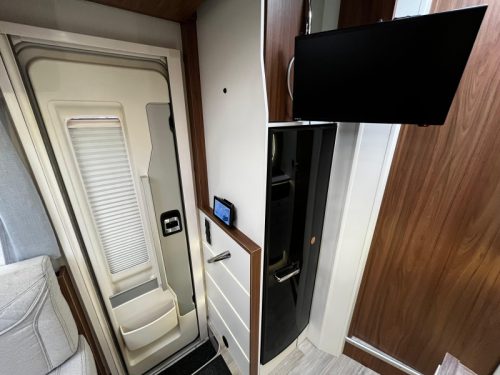 Pilote P 706 GJ Motorhome, 4 berths photo: 6