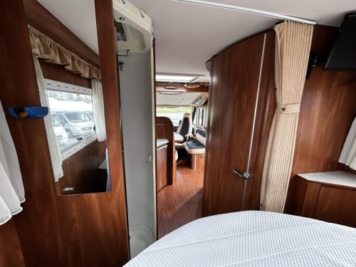 Laika Kreos 7010 Queensbett/Hubdach/Automatik Foto: 7