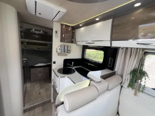 Bavaria Style 740 I A-class | Roof air conditioning photo: 16