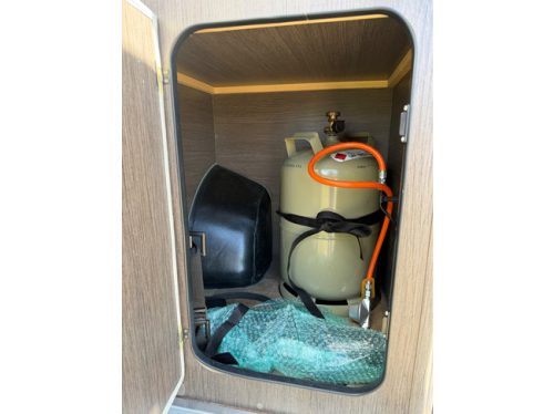 P&ouml;ssl Globecar Globescout R (2 Win R) CAMPER VAN / MAXXFAN / NEUM&Aacute;TICOS PARA 4 ESTACIONES (COMO NUEVOS) / SUSPENSI&Oacute;N TRASERA MODIFICADA / INTERRUPTOR DE MASA foto: 5