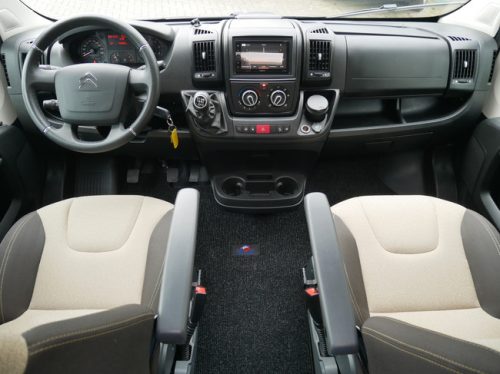 Roadcar (P&ouml;ssl) R640, 6.40 Meter Buscamper, Single Beds photo: 3