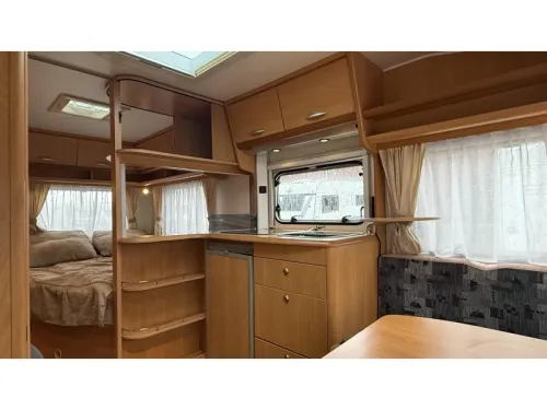 Chateau Calista 450 FHU French bed dinette toilet photo: 5