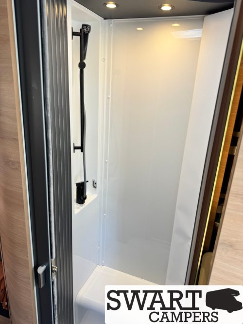 Knaus L!VE TI 650 MEG Platinum Selection Low single beds Automatic photo: 16