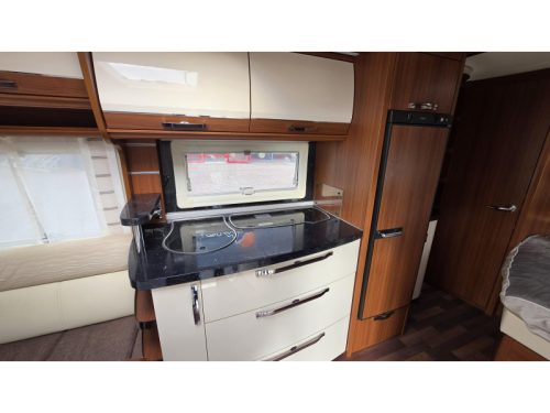 Tabbert Puccini 480 TD leveller system mover photo: 4