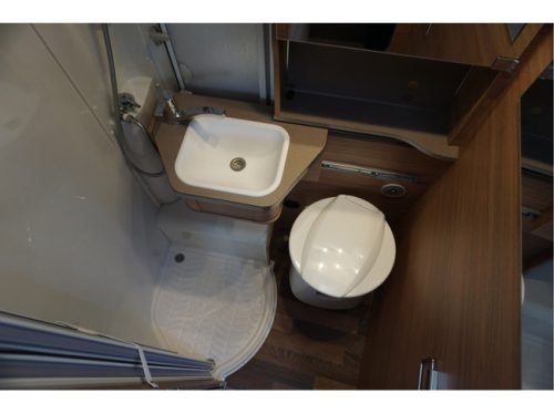 Weinsberg Caracompact 640MEG 170pk Automaat + Airco/ Levelsysteem/ Lithium/ Zonnepanelen/ Garantie! Foto: 21