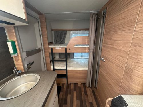 Weinsberg CaraOne Edition HOT 480 QDK IC-Line photo: 18