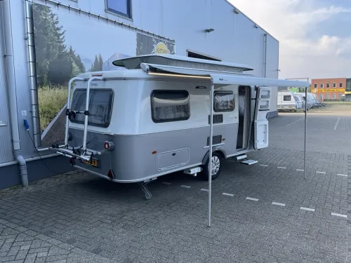 Eriba Touring Urban 540 Markise-Rangierhilfe-Hubdach Foto: 1